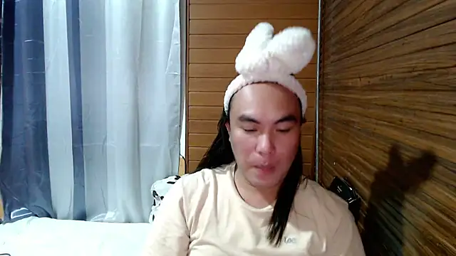 asianayumi online show from 10.18.25