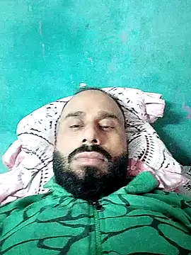 Snapshot of amitkumarkangra chatting on 10.28.25 amitkumarkangra online show from 10.28.25