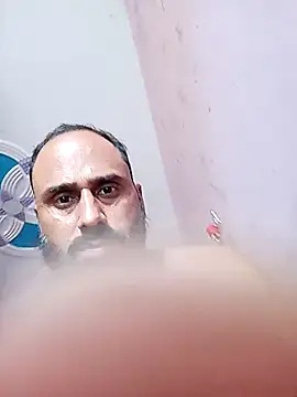 Snapshot of amitkumarkangra chatting on 10.29.25 amitkumarkangra online show from 10.29.25