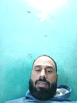 Snapshot of amitkumarkangra chatting on 11.12.25 amitkumarkangra online show from 11.12.25