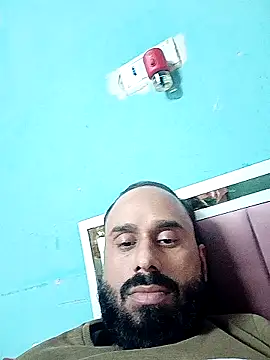 Snapshot of amitkumarkangra chatting on 11.16.25 amitkumarkangra online show from 11.16.25