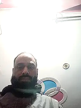 Snapshot of amitkumarkangra chatting on 11.18.25 amitkumarkangra online show from 11.18.25