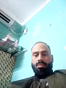 Snapshot of amitkumarkangra chatting on 11.27.25 amitkumarkangra online show from 11.27.25