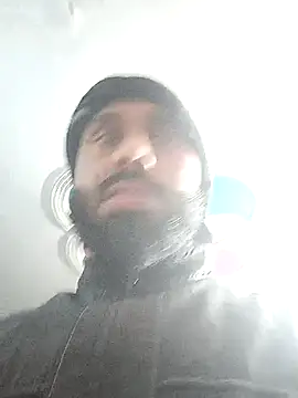 Snapshot of amitkumarkangra chatting on 11.28.25 amitkumarkangra online show from 11.28.25