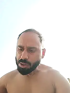 Snapshot of amitkumarkangra chatting on 12.16.25 amitkumarkangra online show from 12.16.25