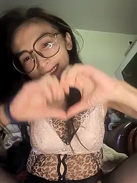 Snapshot of wsyx326 chatting on 10.20.25 wsyx326 online show from 10.20.25