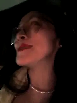 Snapshot of wsyx326 chatting on 10.29.25 wsyx326 online show from 10.29.25