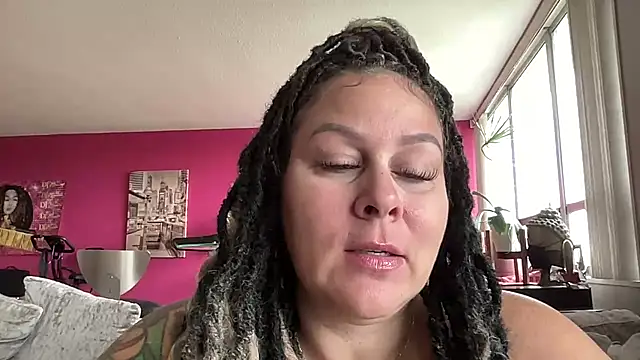 Snapshot of number1slut chatting on 05.12.26 number1slut online show from 05.12.26