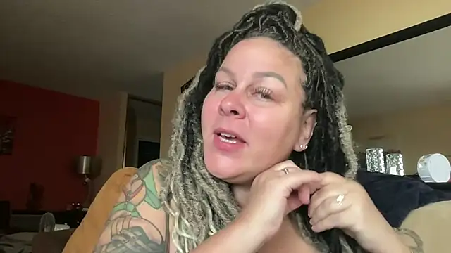 Snapshot of number1slut chatting on 05.18.26 number1slut online show from 05.18.26