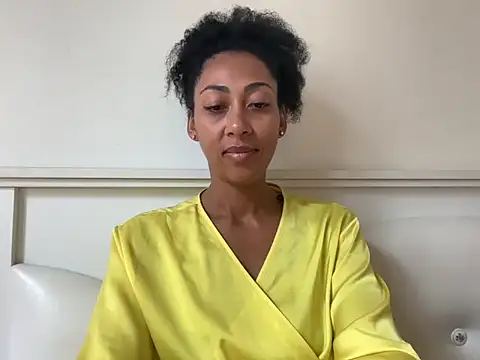 Snapshot of Vaylisse chatting on 09.19.25 Vaylisse online show from 09.19.25