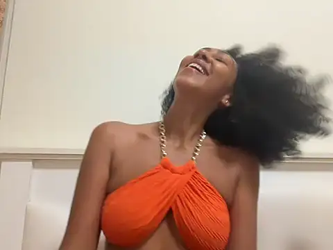 Snapshot of Vaylisse chatting on 09.20.25 Vaylisse online show from 09.20.25