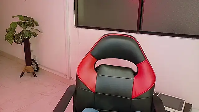 Hell Girll  online show from 10.05.25