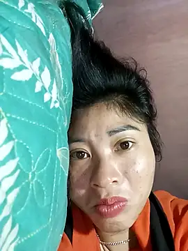 Phuongphuongg online show from 11.14.25