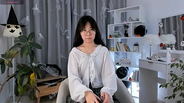 UdelaDodson online show from 11.03.25