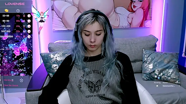 Snapshot of SophieAsh chatting on 10.18.25 SophieAsh online show from 10.18.25