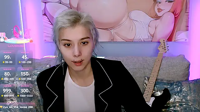 Snapshot of SophieAsh chatting on 10.31.25 SophieAsh online show from 10.31.25