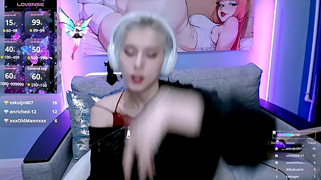 Snapshot of SophieAsh chatting on 11.01.25 SophieAsh online show from 11.01.25