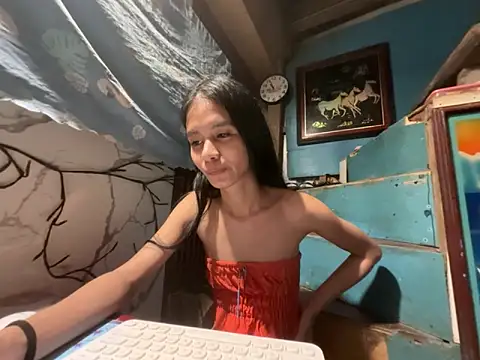 Snapshot of asya_chris chatting on 12.22.25 asya chris online show from 12.22.25