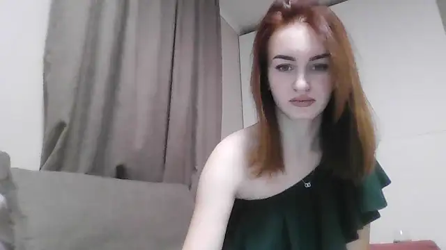 Snapshot of Requellia chatting on 11.02.25 Requellia online show from 11.02.25