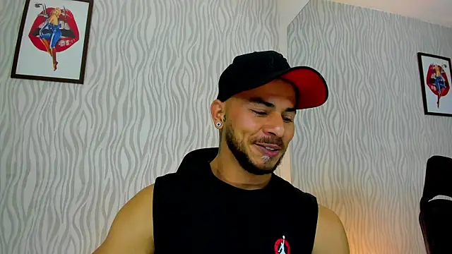 Snapshot of dylan_jacobx chatting on 10.26.25 dylan jacobx online show from 10.26.25