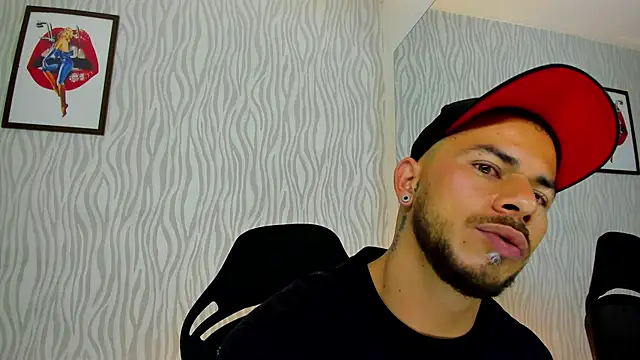 Snapshot of dylan_jacobx chatting on 10.27.25 dylan jacobx online show from 10.27.25