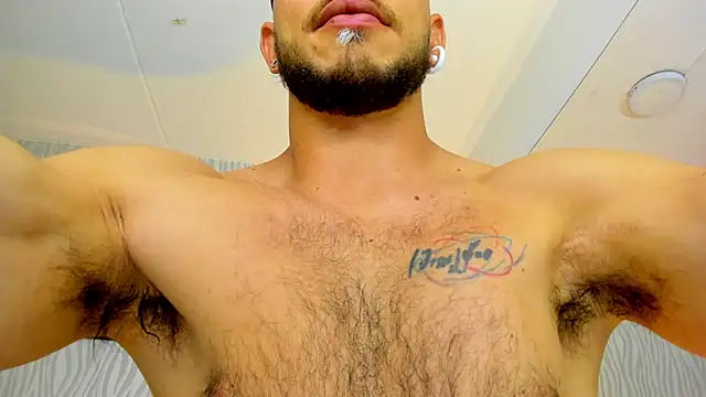 Snapshot of dylan_jacobx chatting on 10.29.25 dylan jacobx online show from 10.29.25