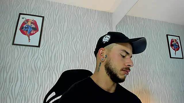 Snapshot of dylan_jacobx chatting on 11.06.25 dylan jacobx online show from 11.06.25