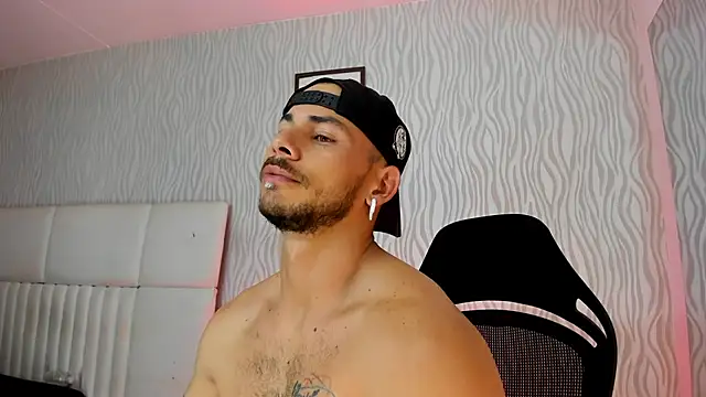 Snapshot of dylan_jacobx chatting on 12.02.25 dylan jacobx online show from 12.02.25