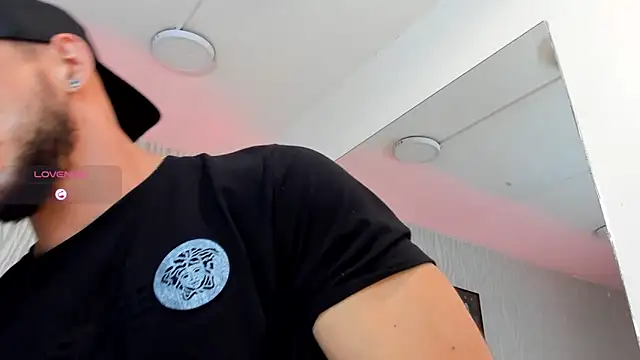 Snapshot of dylan_jacobx chatting on 04.27.26 dylan jacobx online show from 04.27.26