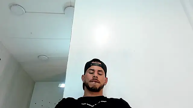 Snapshot of dylan_jacobx chatting on 05.12.26 dylan jacobx online show from 05.12.26