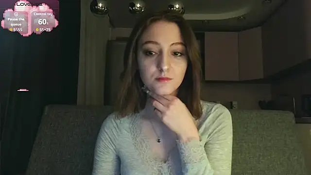 white liillyy online show from 10.23.25