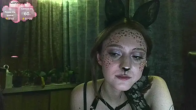 white liillyy online show from 10.31.25