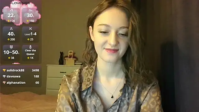 white liillyy online show from 12.17.25