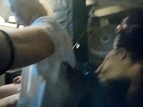 Snapshot of SnowBunny1224 chatting on 10.21.25 SnowBunny1224 online show from 10.21.25