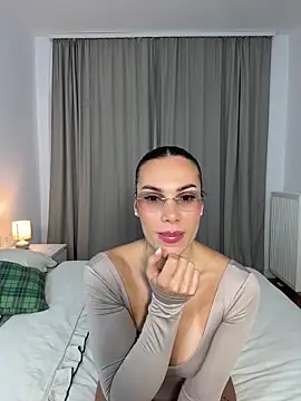 Snapshot of kiralust20 chatting on 03.22.26 kiralust20 online show from 03.22.26