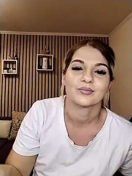 Mayaaaaaa  online show from 11.17.25