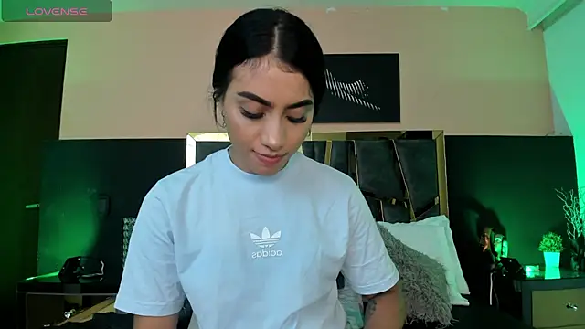 ScarletTorres online show from 11.16.25