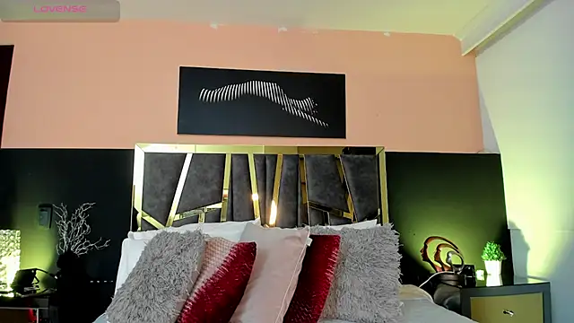 ScarletTorres online show from 12.04.25