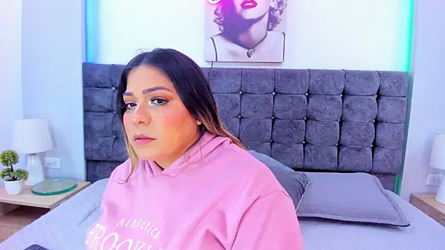 isabella horney  online show from 12.22.25