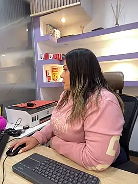 isabella horney  online show from 02.14.26