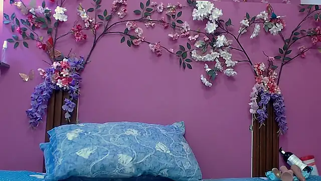 skinnybarbie022 online show from 11.21.25