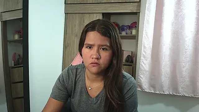 Oliviawatson1 online show from 09.15.25