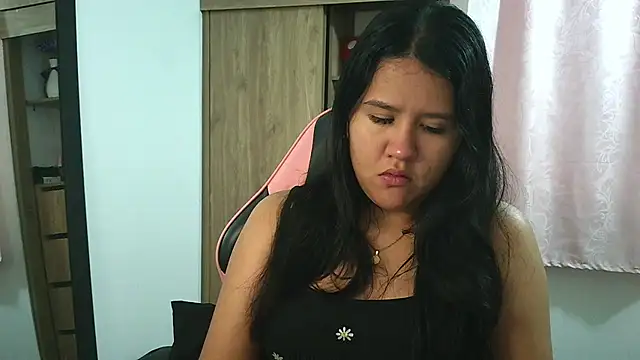 Oliviawatson1 online show from 12.04.25