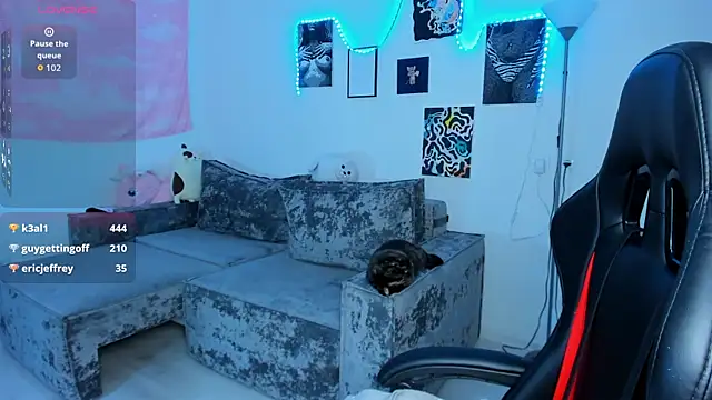 cute little ass online show from 09.10.25