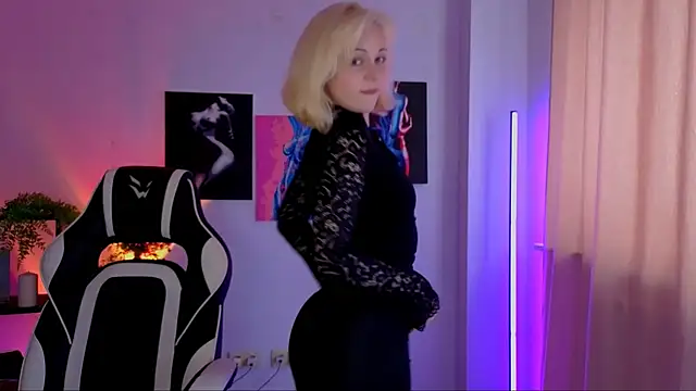 Charlotte Colinss online show from 04.20.26