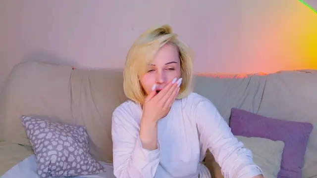 Snapshot of Charlotte_Colinss chatting on 05.11.26 Charlotte Colinss online show from 05.11.26