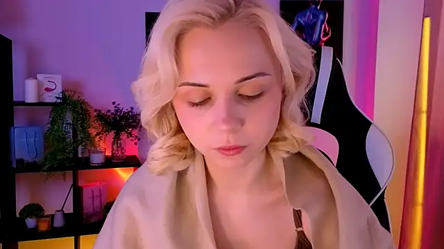 Snapshot of Charlotte_Colinss chatting on 05.21.26 Charlotte Colinss online show from 05.21.26
