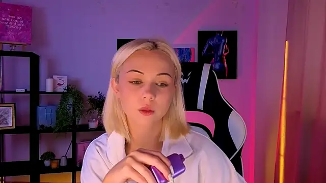 Snapshot of Charlotte_Colinss chatting on 05.29.26 Charlotte Colinss online show from 05.29.26