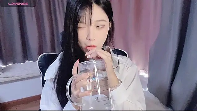 Snapshot of Cicicici-cc chatting on 10.24.25 Cicicici-cc online show from 10.24.25