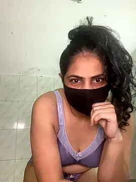 Snapshot of SashaPatel chatting on 09.14.25 SashaPatel online show from 09.14.25